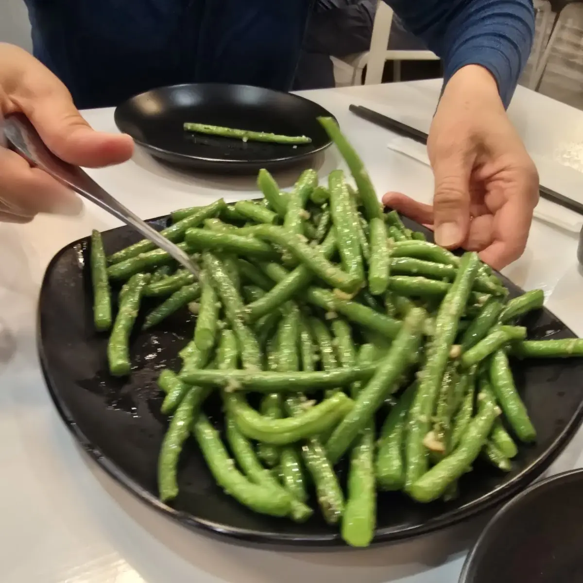 stirfried beans with garlic sauce 蒜茸炒豆仔